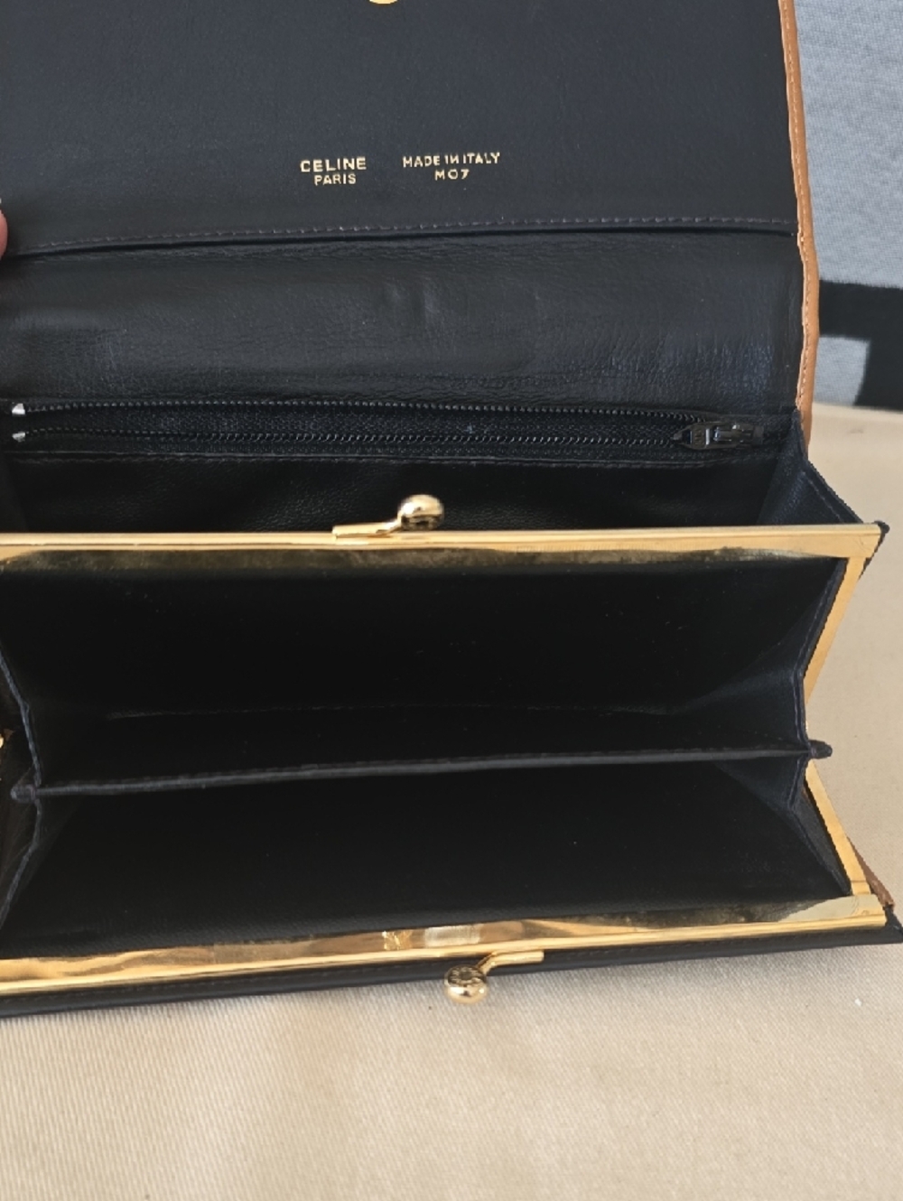 Celine Black Tan Leather Kisslock Long Wallet - Picture 7 of 8